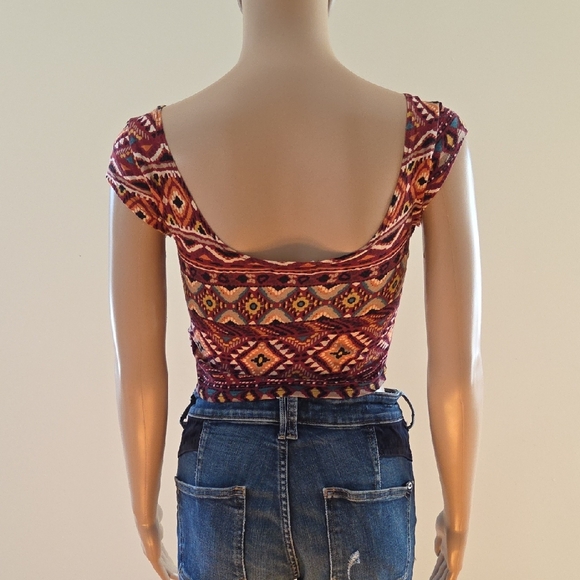 Patterned Crop Top - Picture 2 of 5
